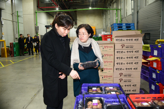 조성욱 공정거래위원장은 28일 서울 송파구 마켓컬리 물류센터를 방문했다. <공정거래위원회>